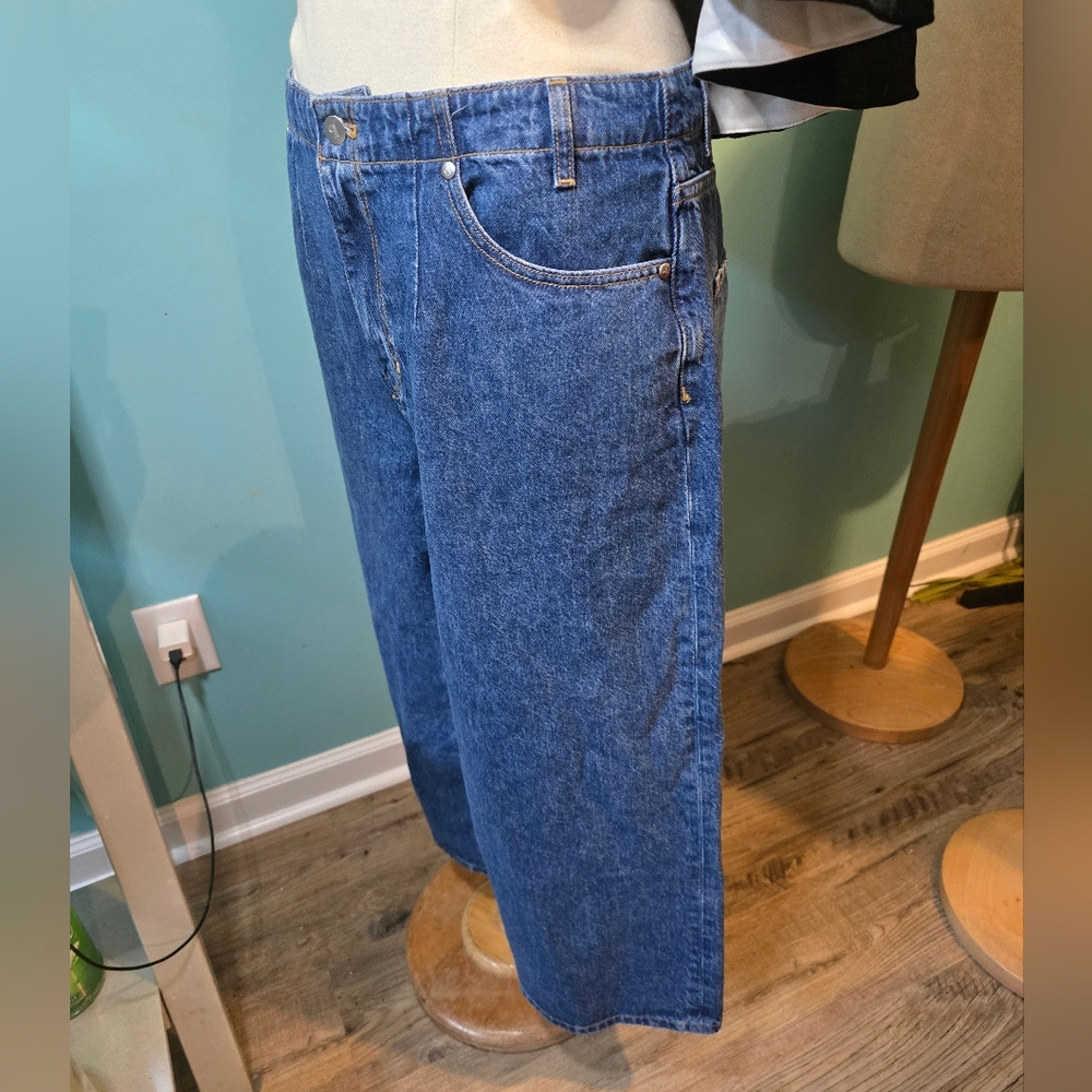 Pilcro Wide-Leg Crop Jeans - Picture 4 of 7